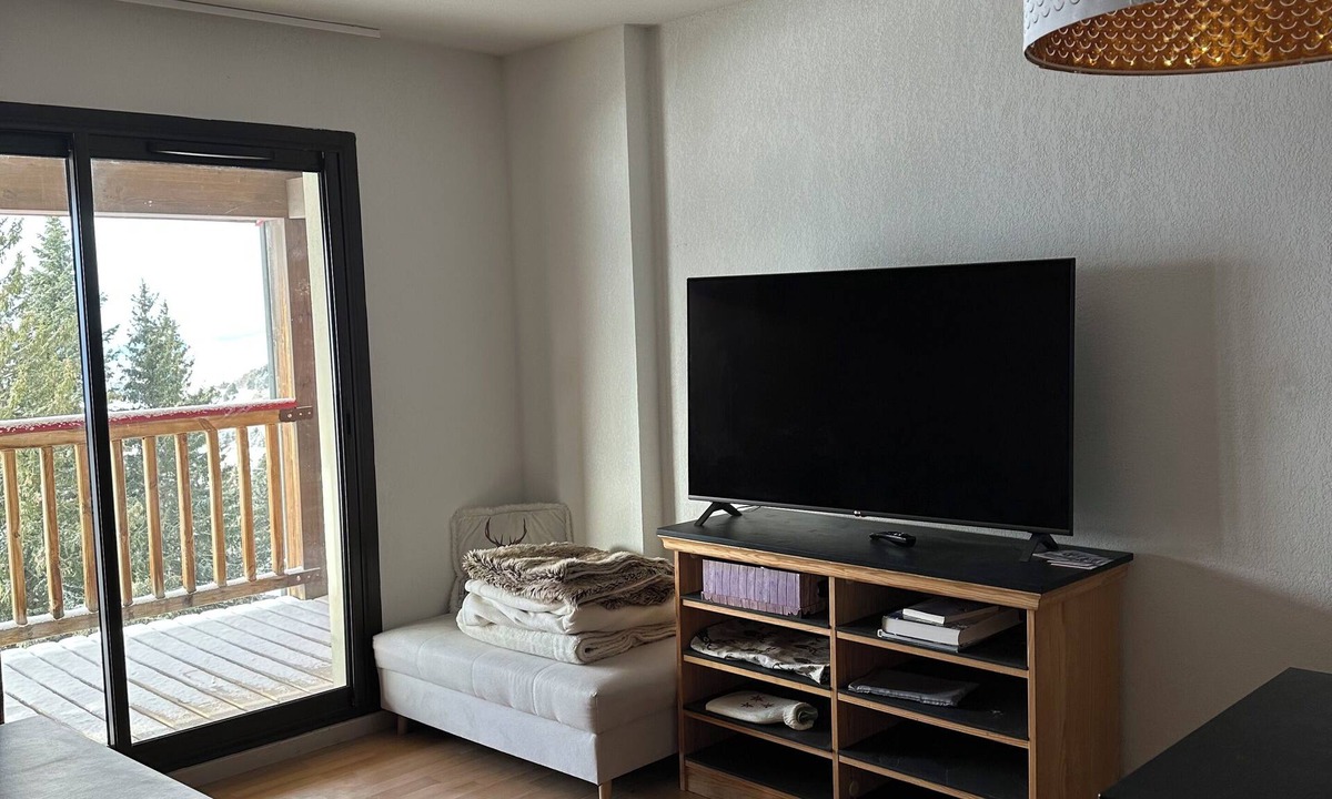 Font-Romeu-Odeillo-Via Apartment | Font-Romeu: large T4 in residence with magnificent view of valley and mountains