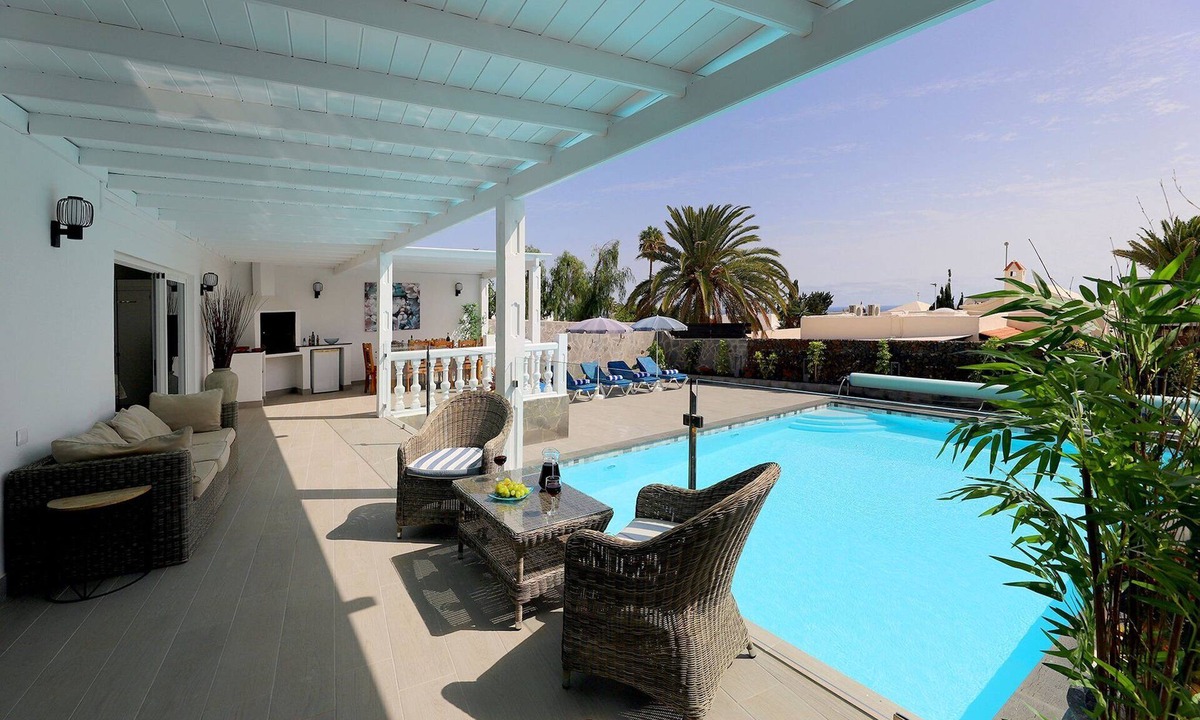 Los Mojones Villa | Graceful Puerto del Carmen Villa | 5 bedrooms | Villa Vega Del Carmen
