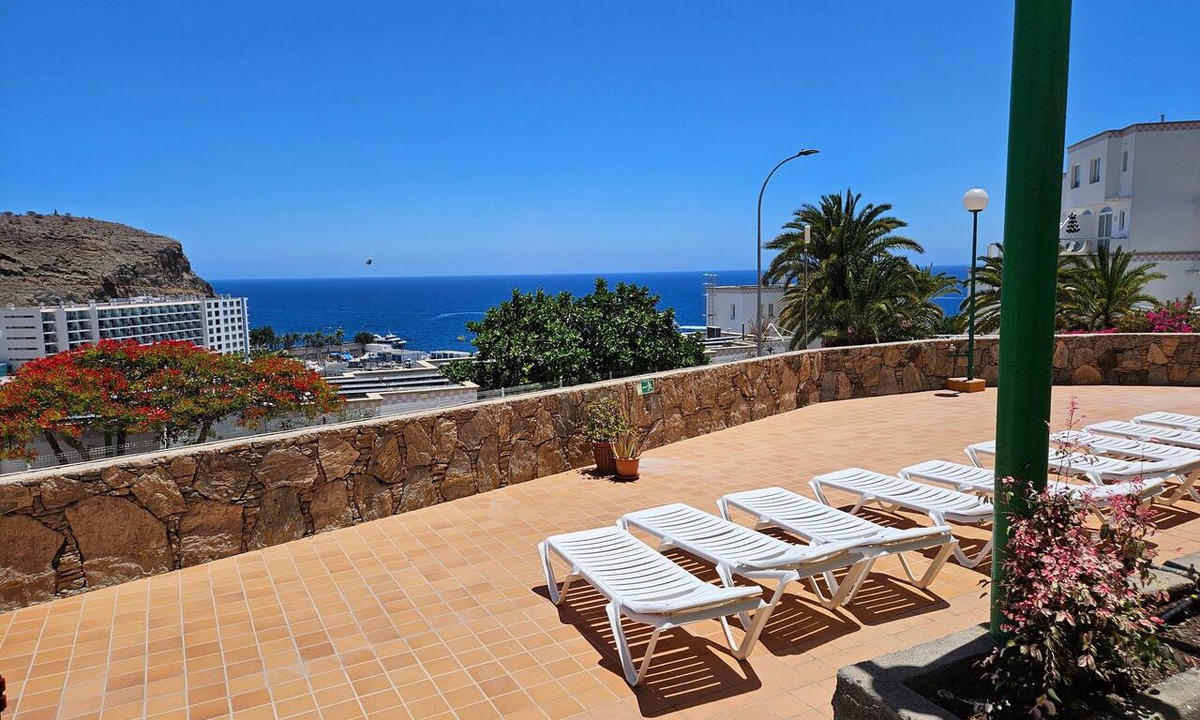 Puerto Rico Apartment | Holiday Apartment 'Casa Los Veleros F1' with Sea View, Wi-Fi & Air Conditioning