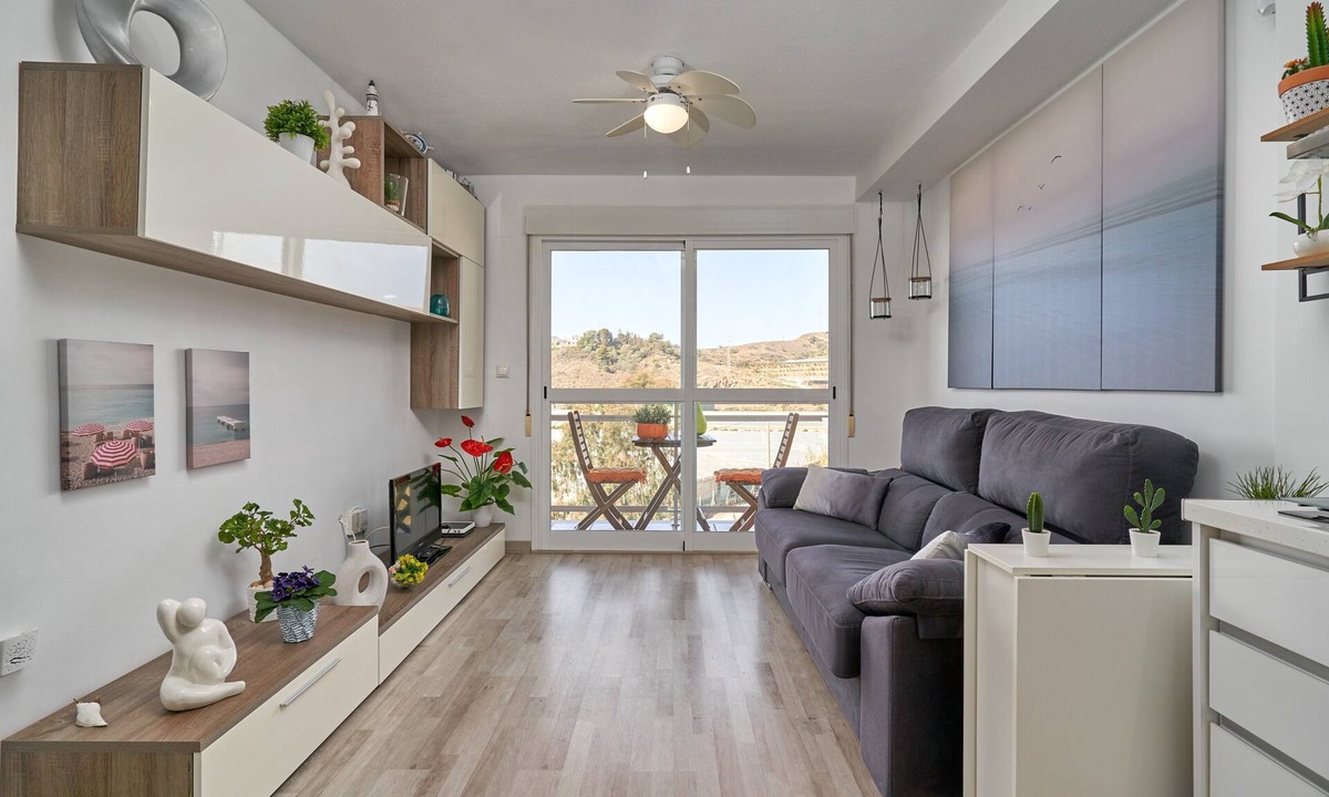 El Morche Apartment | Holiday Apartment 'Abierto Al Mar' with Sea View, Shared Pool & Wi-Fi