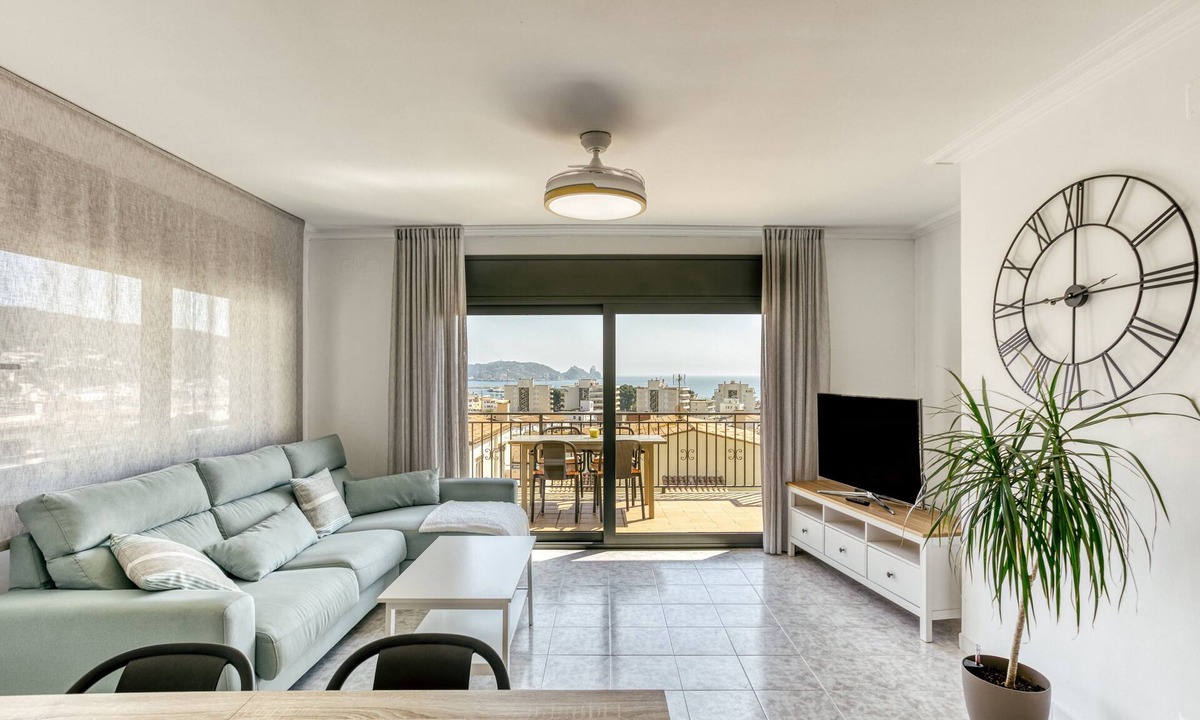 L'Estartit House | Holiday Home 'Casa Con Vistas A Las Illes Medes' with Sea View, Wi-Fi and Air Conditioning