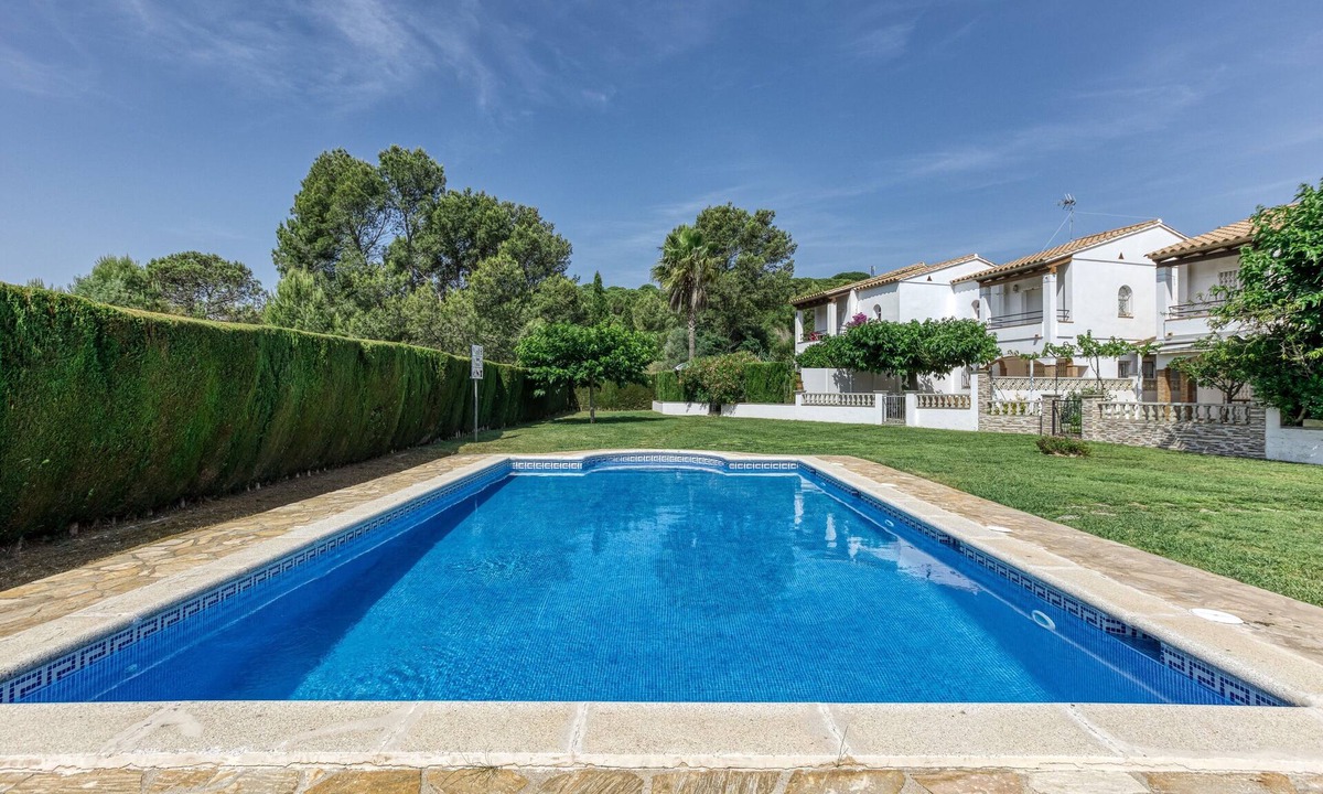 L'Escala House | Holiday Home 'Casa 3 Dormitorios' with Mountain View, Wi-Fi and Air Conditioning