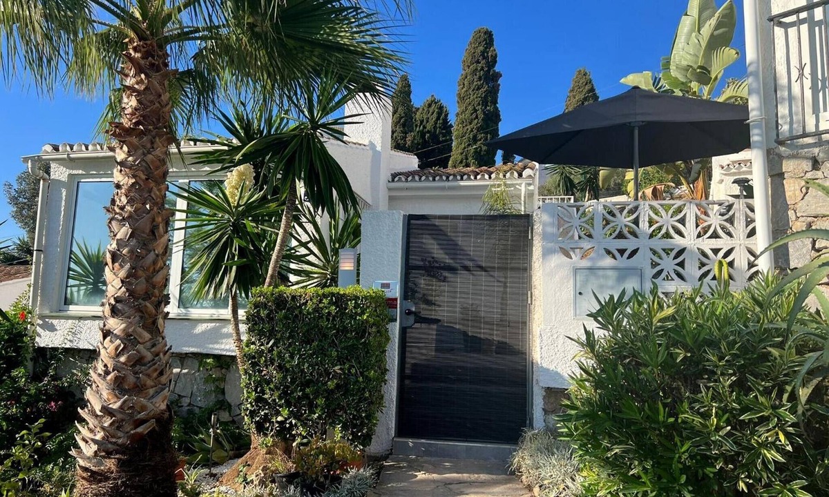 Calahonda House | Holiday Home 'Casita Agave' with Sea View, Wi-Fi and Air Conditioning