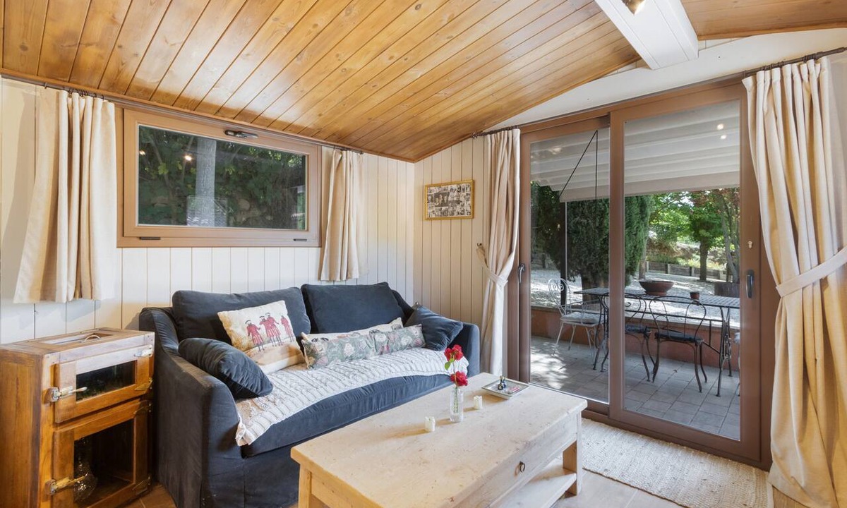 Solsona House | Holiday Home 'Casita De Las Cuadras' with Private Terrace, Wi-Fi and Air Conditioning