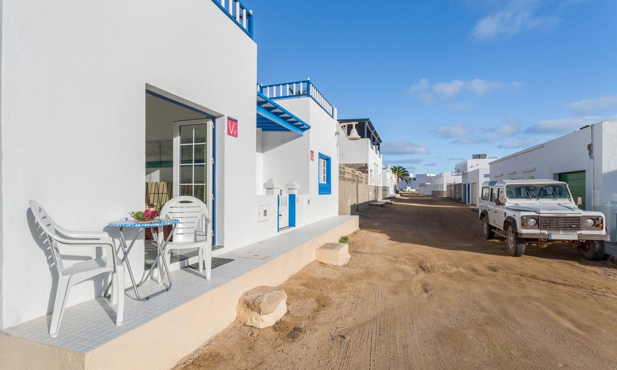 Caleta de Sebo House | Holiday Home "El Sombrerito 1" with Sea View & Wi-Fi