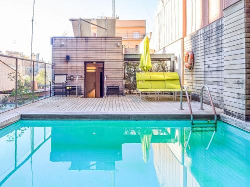 Sant Andreu de Palomar House | Holiday Home Villa con piscina privada- sauna y sala lounge en Barcelona by Interhome