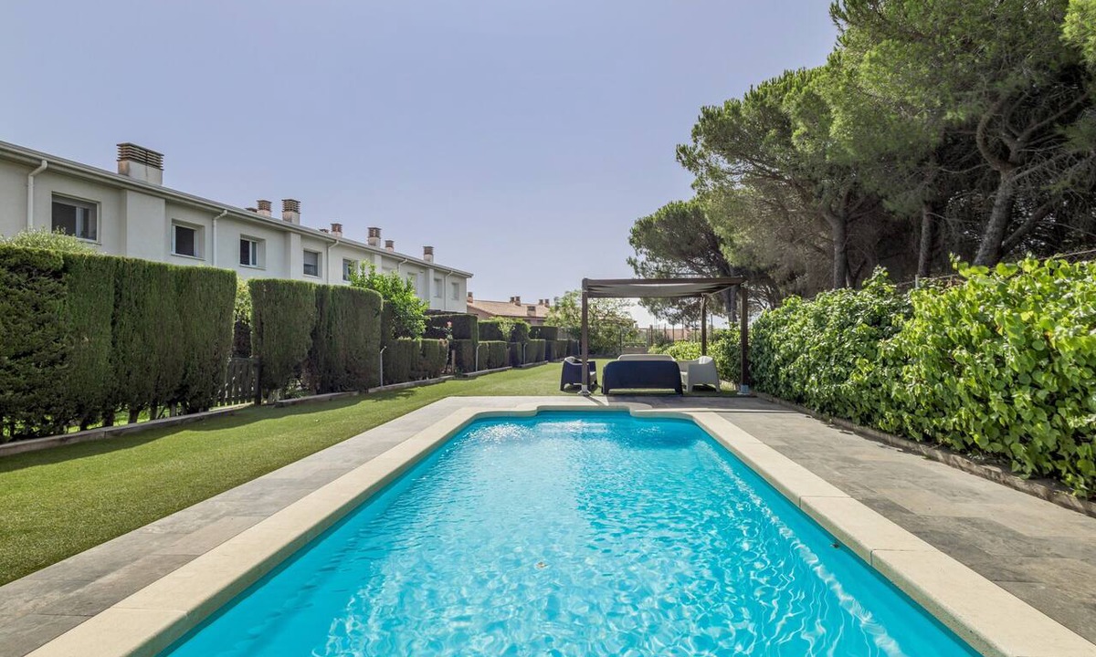 Sant Pol De Mar House | Holiday Home 'Your Pet-friendly Home In Sant Pol' with Sea View, Wi-Fi and Air Conditioning