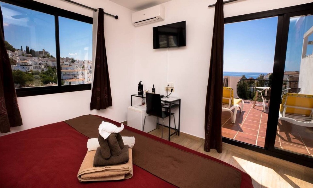 Nerja Hostel | Hostal Casa Mercedes