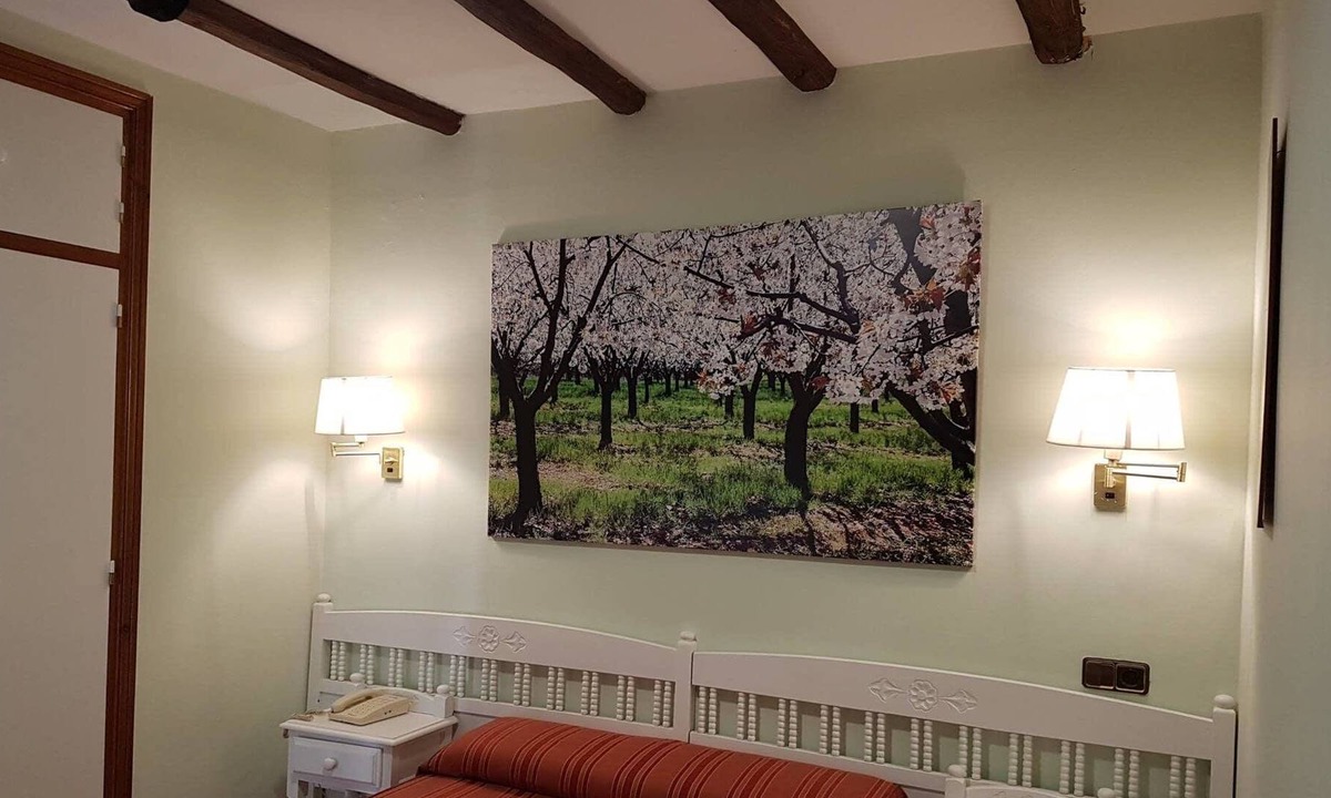 Madrigal de la Vera Hostel | Hosteria Doña Conchi