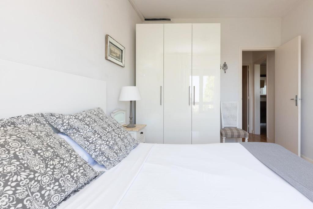 El Baix Guinardo Apartment | Housalia Guell Gaudi
