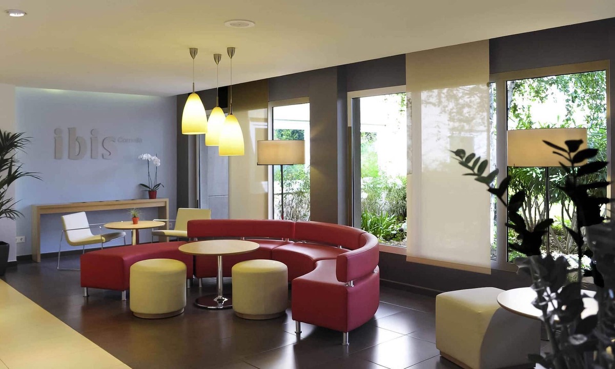 Cornella de Llobregat Hotel | ibis Barcelona Cornella