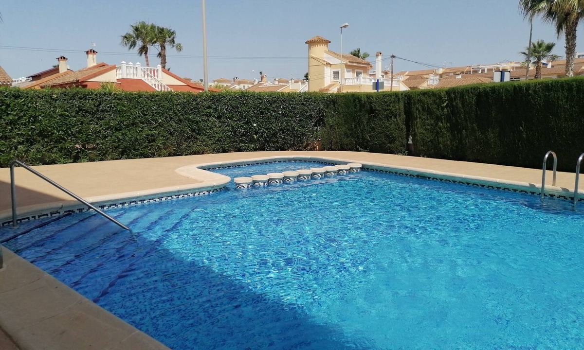 Flamenca Beach Apartment | La Mirada - Spacious Apartment close to the Beach, Restaurants, Shopping Centres