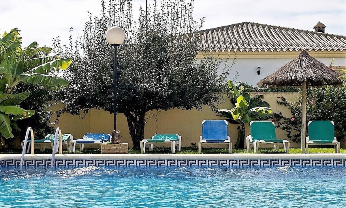 Campano House | Large community pool, beautiful outdoor kitchen with grill, private garden with garden furniture - Casa Marin 1 -