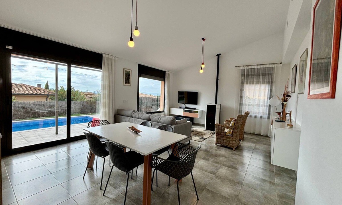 Torroella de Montgri House | Lichtdurchflutete Ferienvilla mit Pool by Interhome