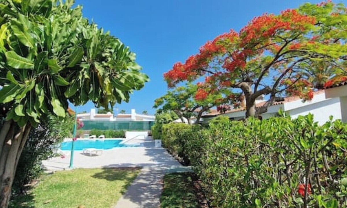 Maspalomas Villa | Lovely 3 bedrooms villa in the heart of Maspalomas. Pool shared with few units
