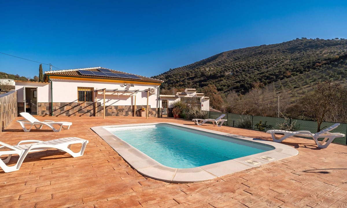 Iznajar House | Lovely home in Iznájar