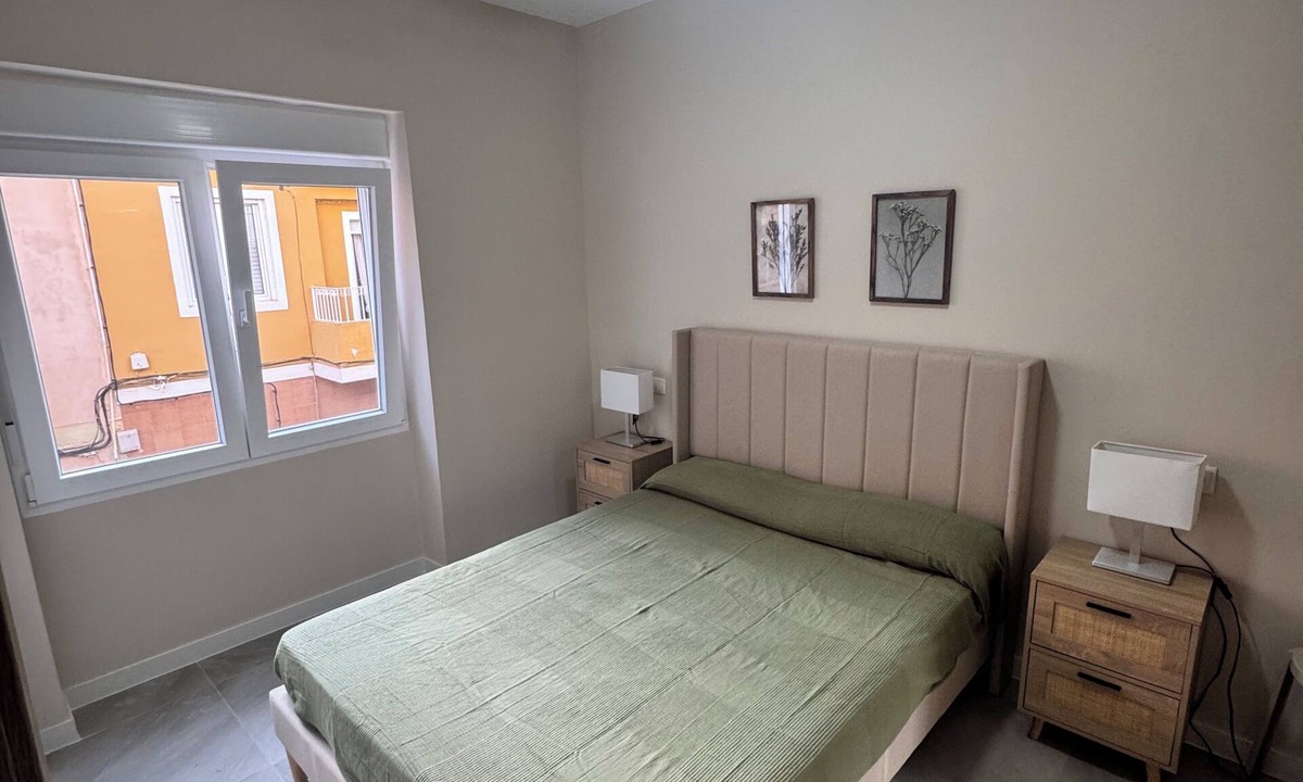 Campoamor House | Lovely townhouse apartment in the city center