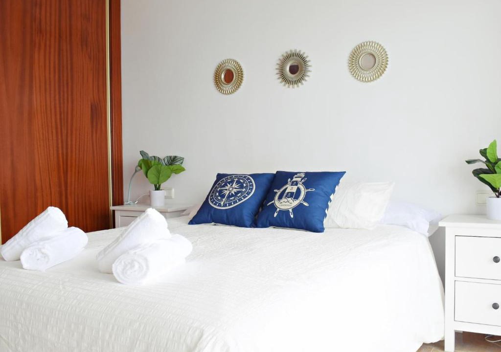 Carihuela Apartment | Luminoso apartamento de 3 dormitorios a pie de playa en Torremolinos