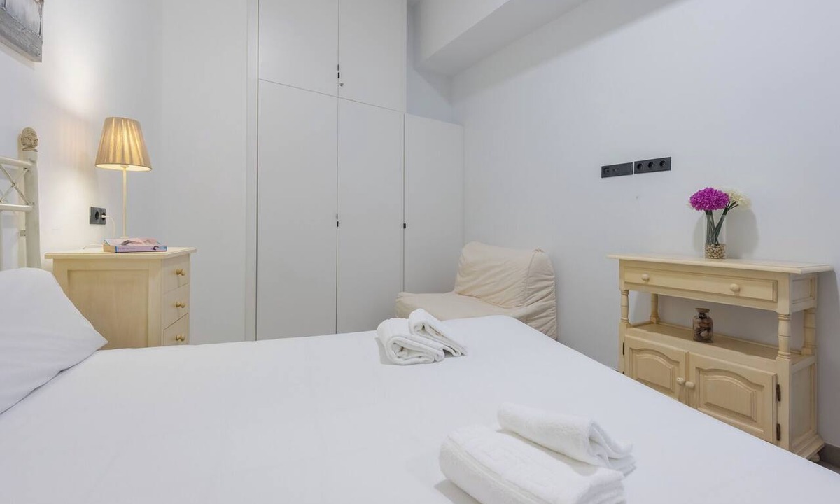 San Gil Apartment | Luxurious apartment with a patio in downtown Seville