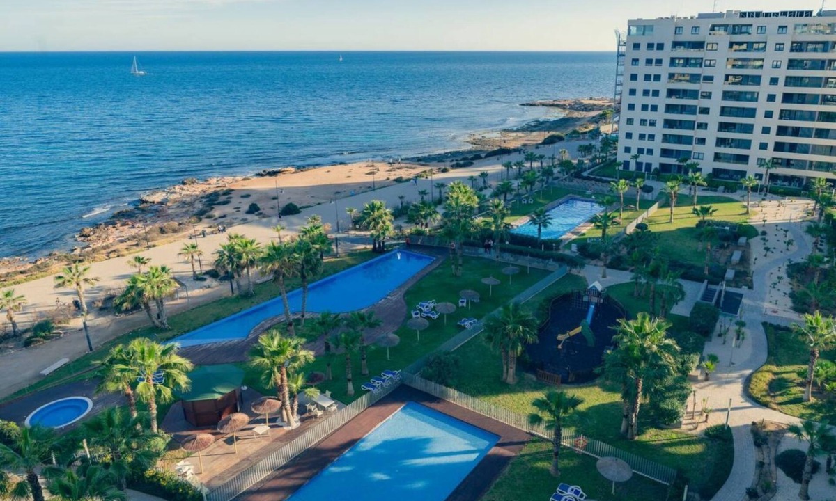 Punta Prima Apartment | Luxury and Jacuzzi with sea views in Torrevieja