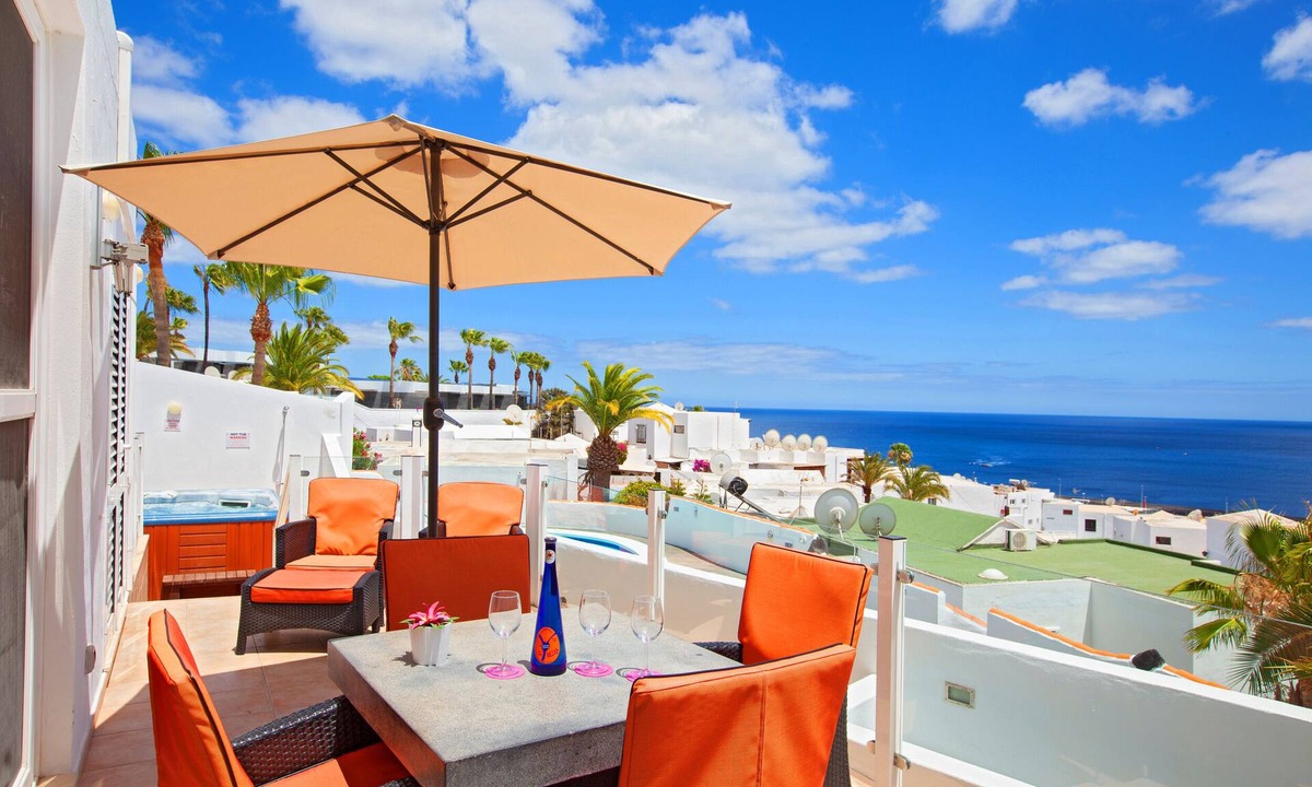 Los Mojones Villa | luxury villa sleeps 8 with amazing sea views