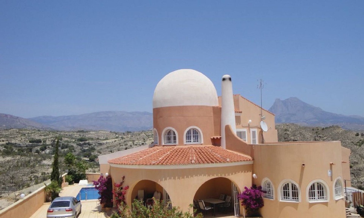 Villajoyosa House | Magnificent property with great sea views near the beach
