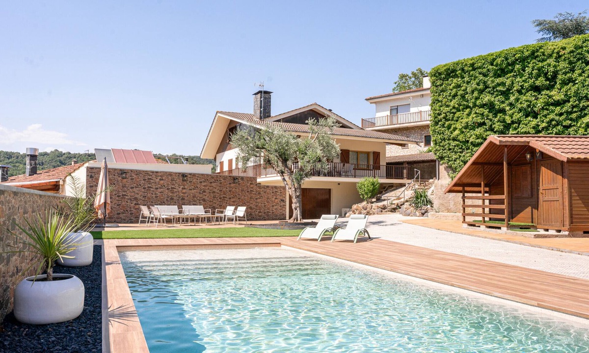 Sant Feliu de Pallerols Cottage | Majordoms Art – Holiday Cottage in Sant Feliu de Pallerols, La Garrotxa