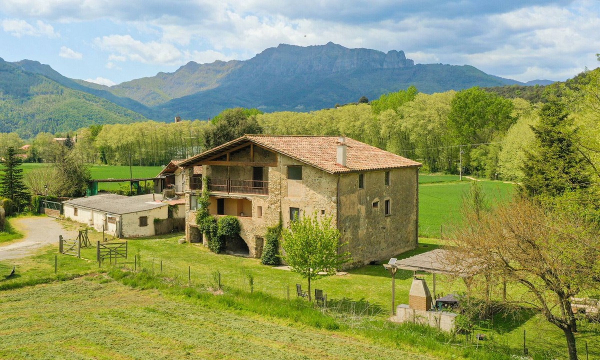 La Vall d'en Bas Cottage | Majordoms Famada - Casa rural for 11 in La Vall d'en Bas, La Garrotxa