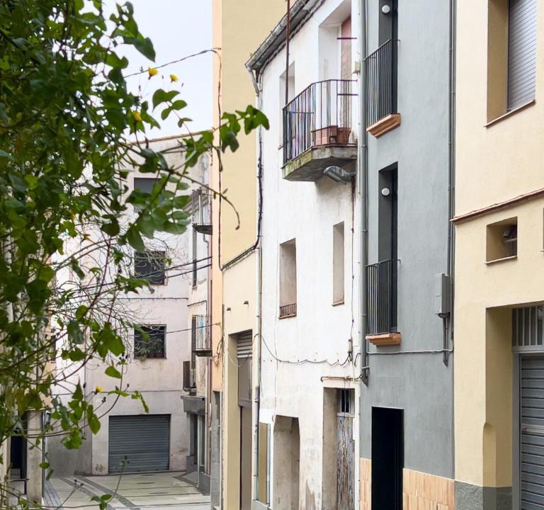 Banyoles Apartment | Majordoms Retrocentric