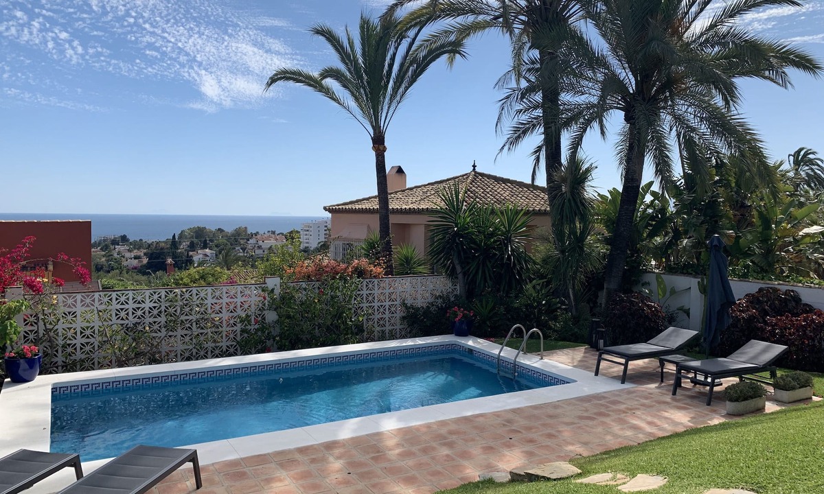 Marbella Villa | Marbella, Villa 4 bedrooms, 3 bathrooms, garden and private pool