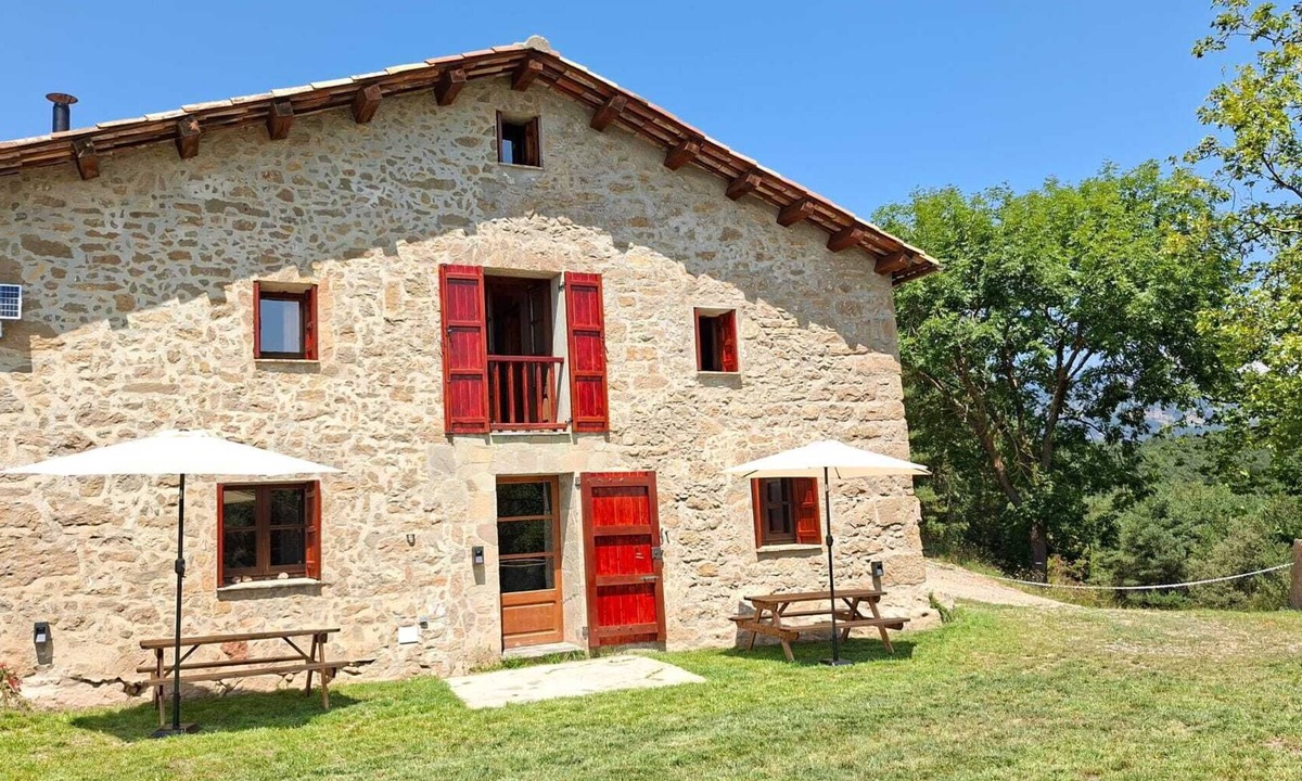 L'Espunyola Cottage | Masia Casa Comamorera - Rural House in the Forest - swimming pool and Montserrat views
