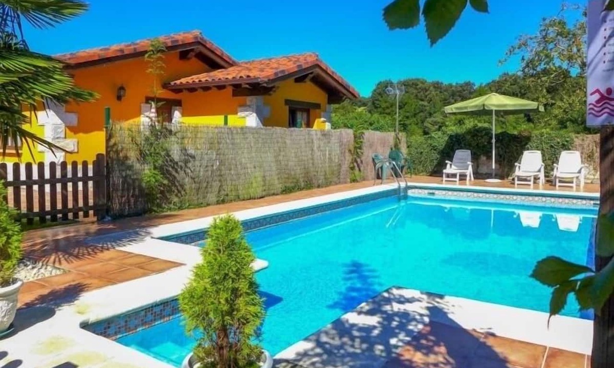La Portilla House | Mirando al Cuera (Yellow) - apartment with pool in Piedra (Llanes)