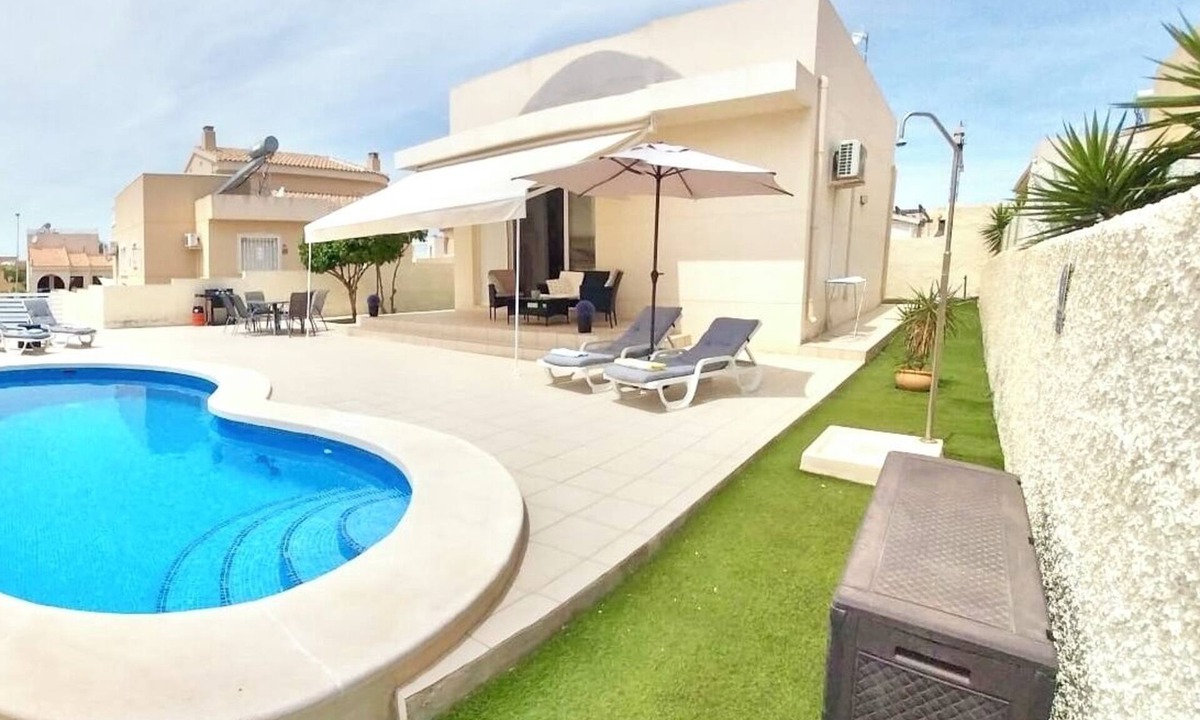 Rojales Villa | Modern 2 Bed Detached Villa | Private Pool | Near Quesada | Peaceful Location