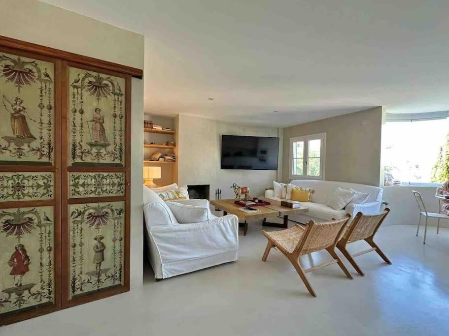 Golden Mile Apartment | Modern 2 bedroom in Marbella Real