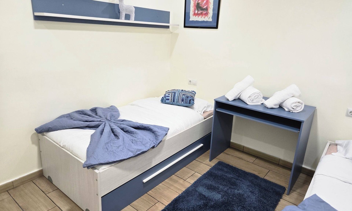 Terrassa Apartment | Modern Whole Lodging, Barcelona Terrassa