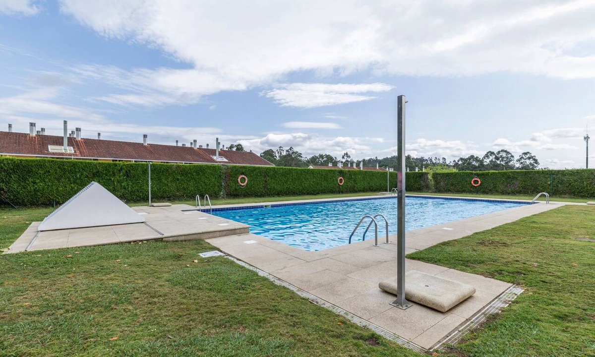 Brion Apartment | Morriña Apartment in Brión with Pool and Green Areas – Perfect for Couples, 13km from Santiago