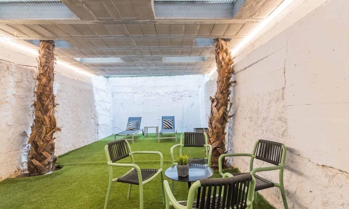 Sant Gervasi Apartment | My Space Barcelona Industrial Loft with Private Terrace in Sant Gervasi for 5