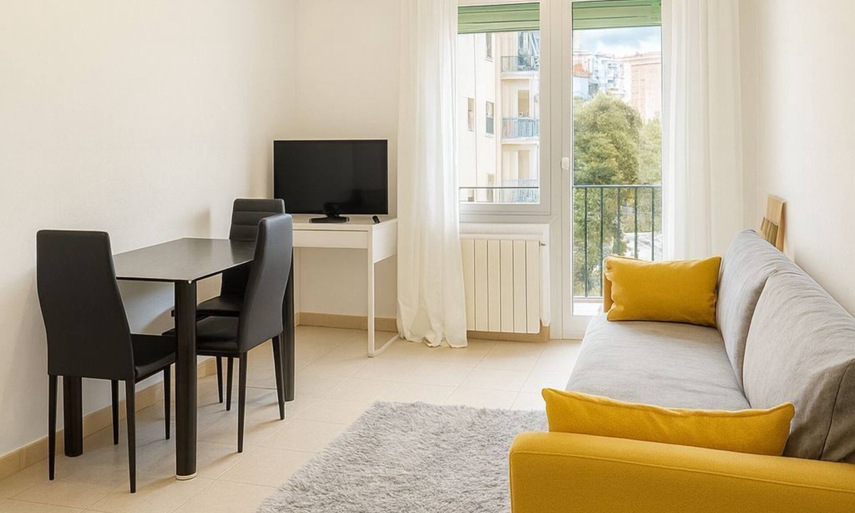 Sant Adria de Besos Apartment | Newly renovated apartment near the sea