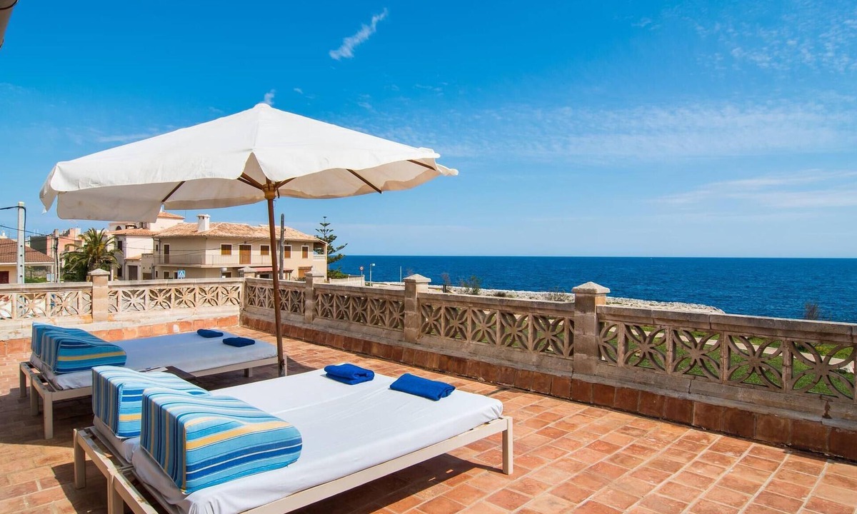 S'Illot-Cala Morlanda House | Nice home in SIllot Cala Morlanda with WiFi