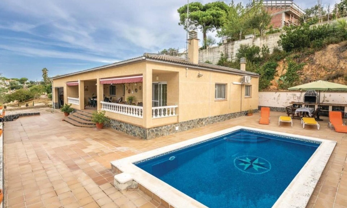 Mont Barbat Villa | Nice spacious vacation villa