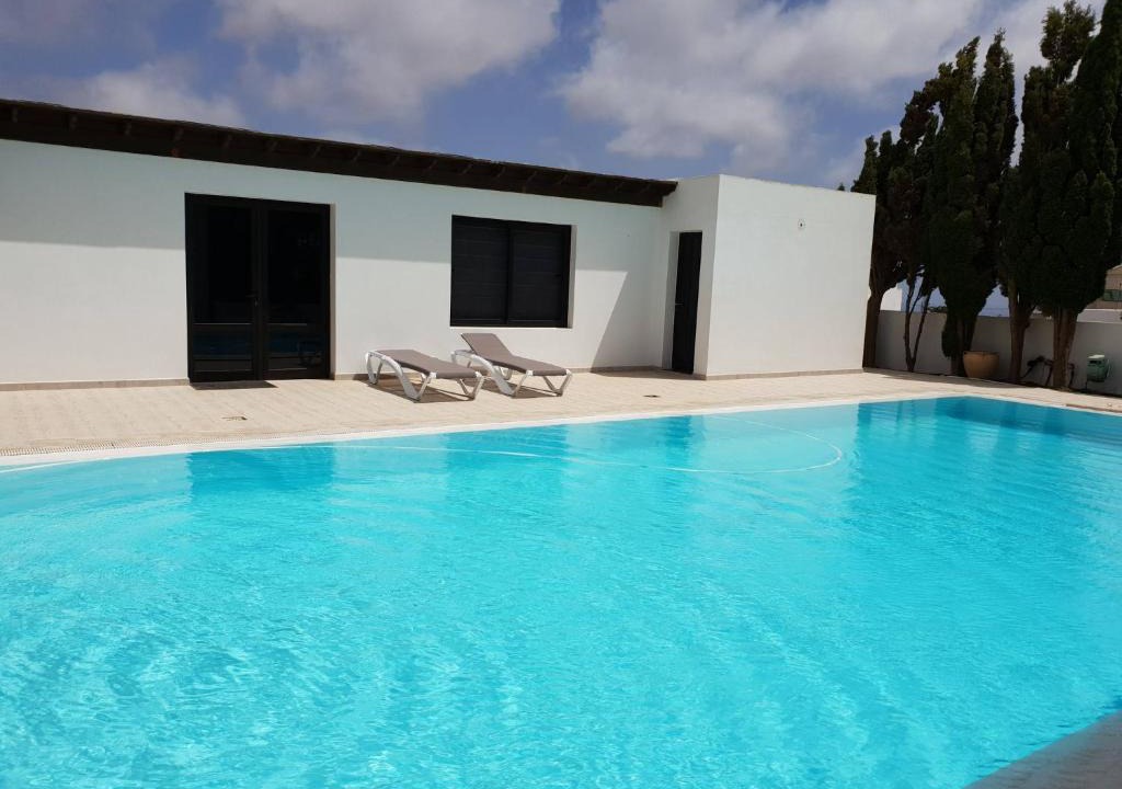 Nazaret House | One bedroom house with private pool enclosed garden and wifi at Nazaret
