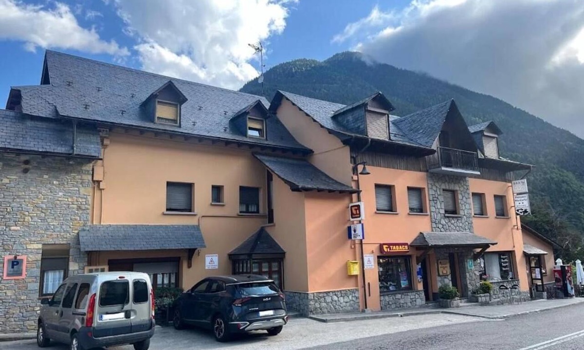 Arties Hostel | Pensión Montarto