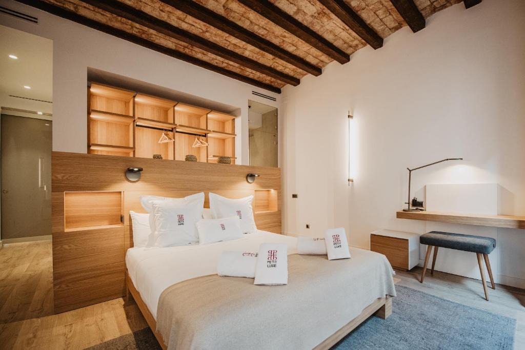 Terrassa Apartment | Petit Luxe St. Pere