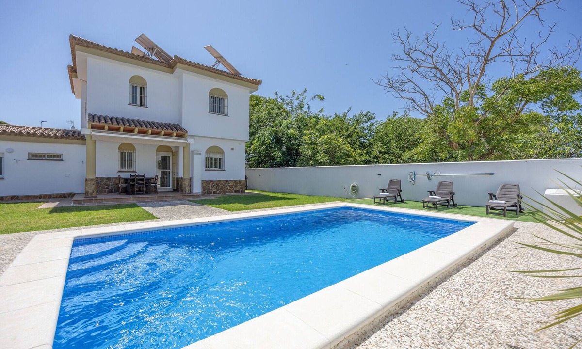 Los Gallos-Cerromolino Villa | Private Villa with Pool in Chiclana de la Frontera