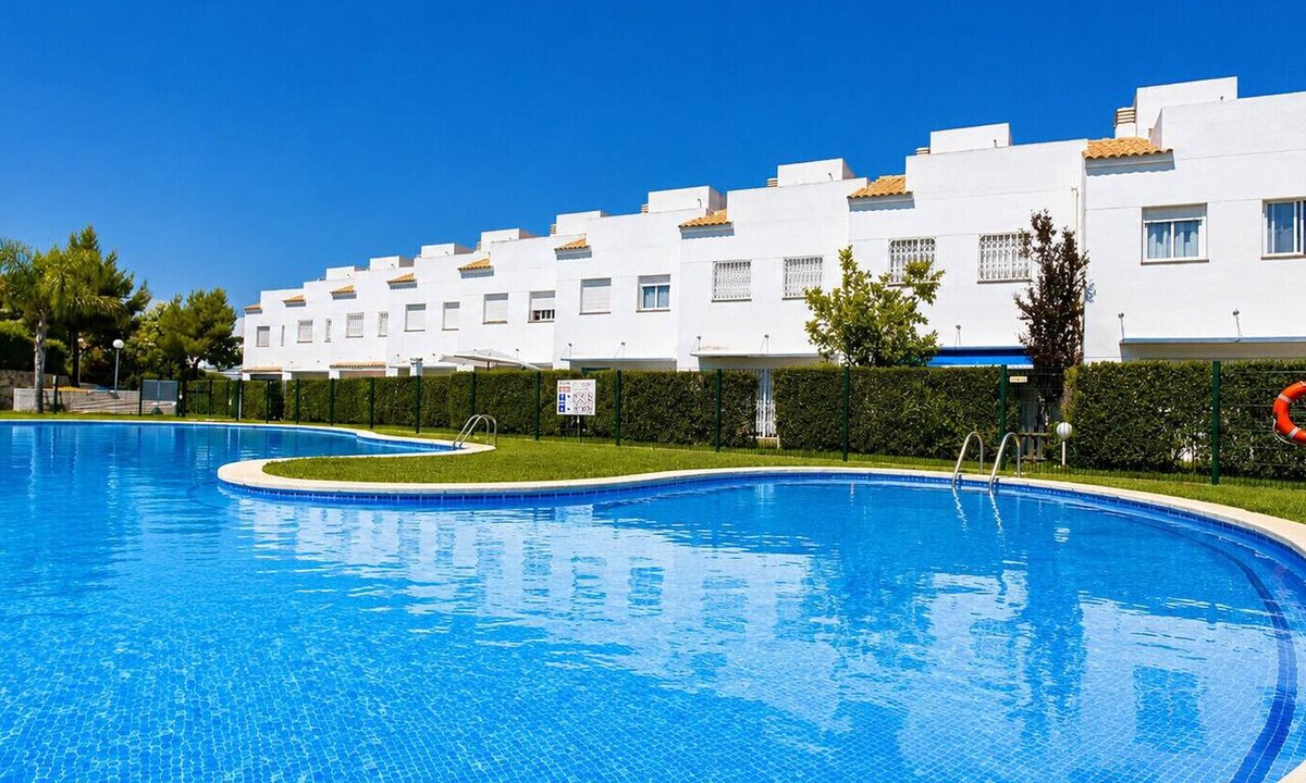 Cap de Salou Ski Chalet | Renovated House with Terrace & BBQ