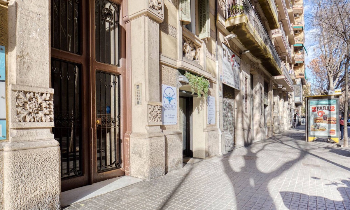 Sant Antoni Apartment | Renovated Sant Antoni 3BR w/Balcony, by Blueground