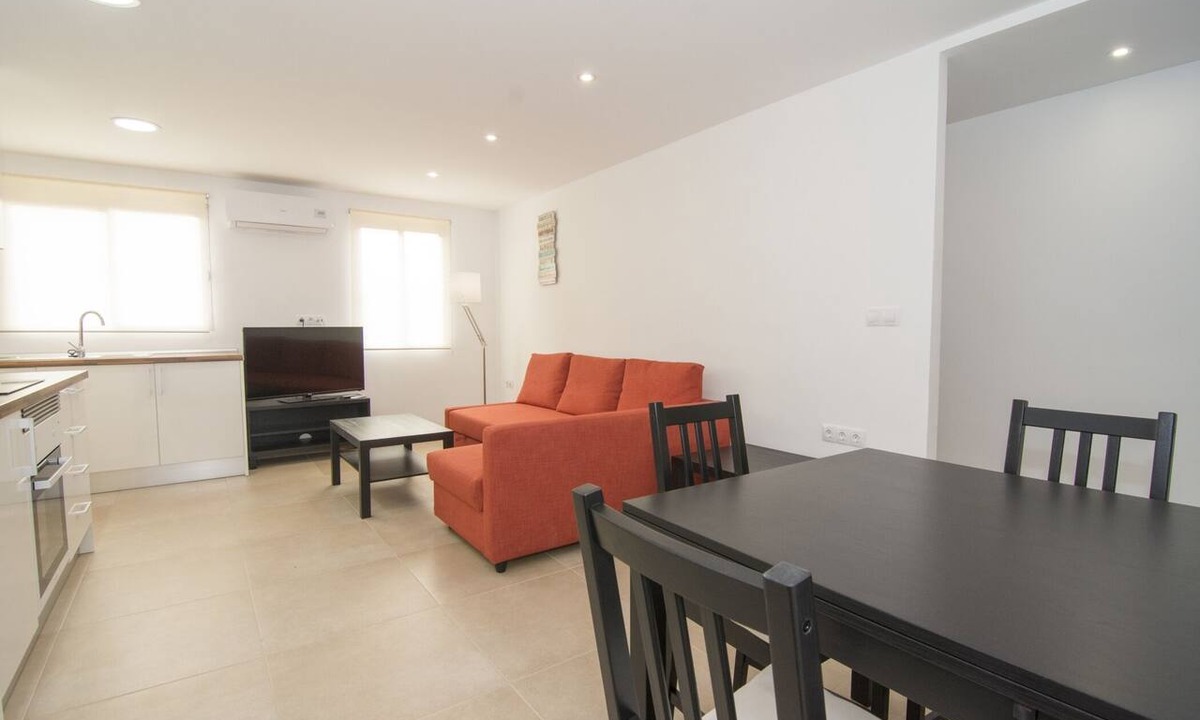El Cabanyal Apartment | Rental unit in València · ★4.58 · 3 bedrooms · 4 beds · 1 bath
