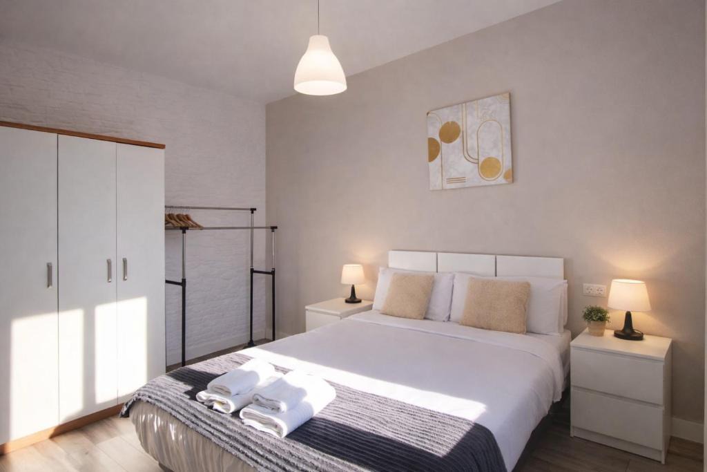 Pacifico Apartment | Retiro Essence Madrid Soul