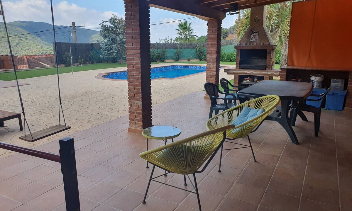 Sant Fost de Campsentelles House | Room with private bathroom . house in the countryside 25 minutes from BARCELONA