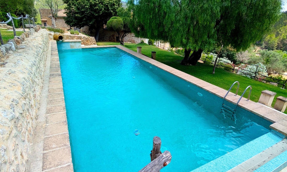 Puigpunyent Apartment | Room 'Habitación 3' with Mountain View, Shared Pool and Wi-Fi